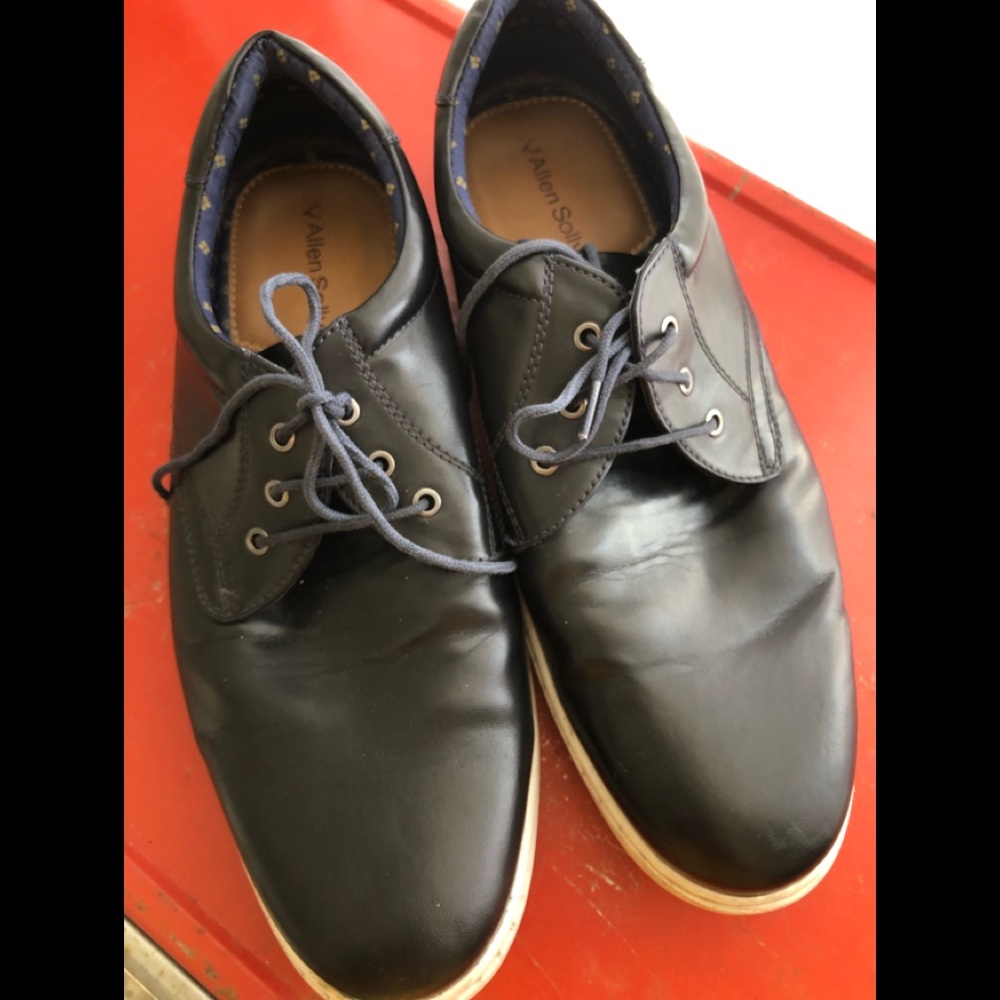 Size 7 black men’s Allen Solly shoes